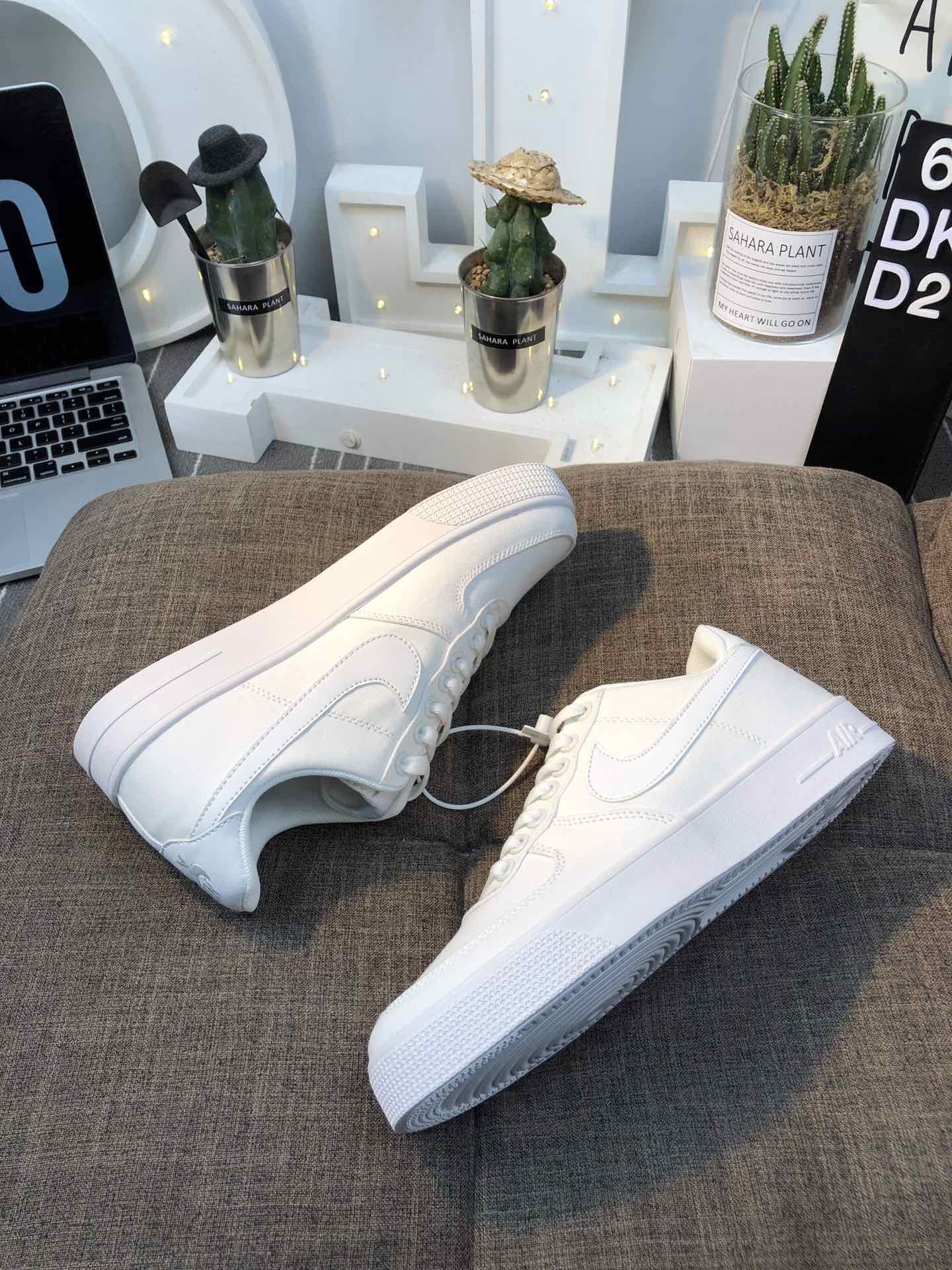 110<br />真标 Nike Air Force 1 空军一号 简版空军 帆布内置气垫 低帮板鞋 36 36.5 37 38 38.5 39 40 40.5 41 42 42.5 43 44