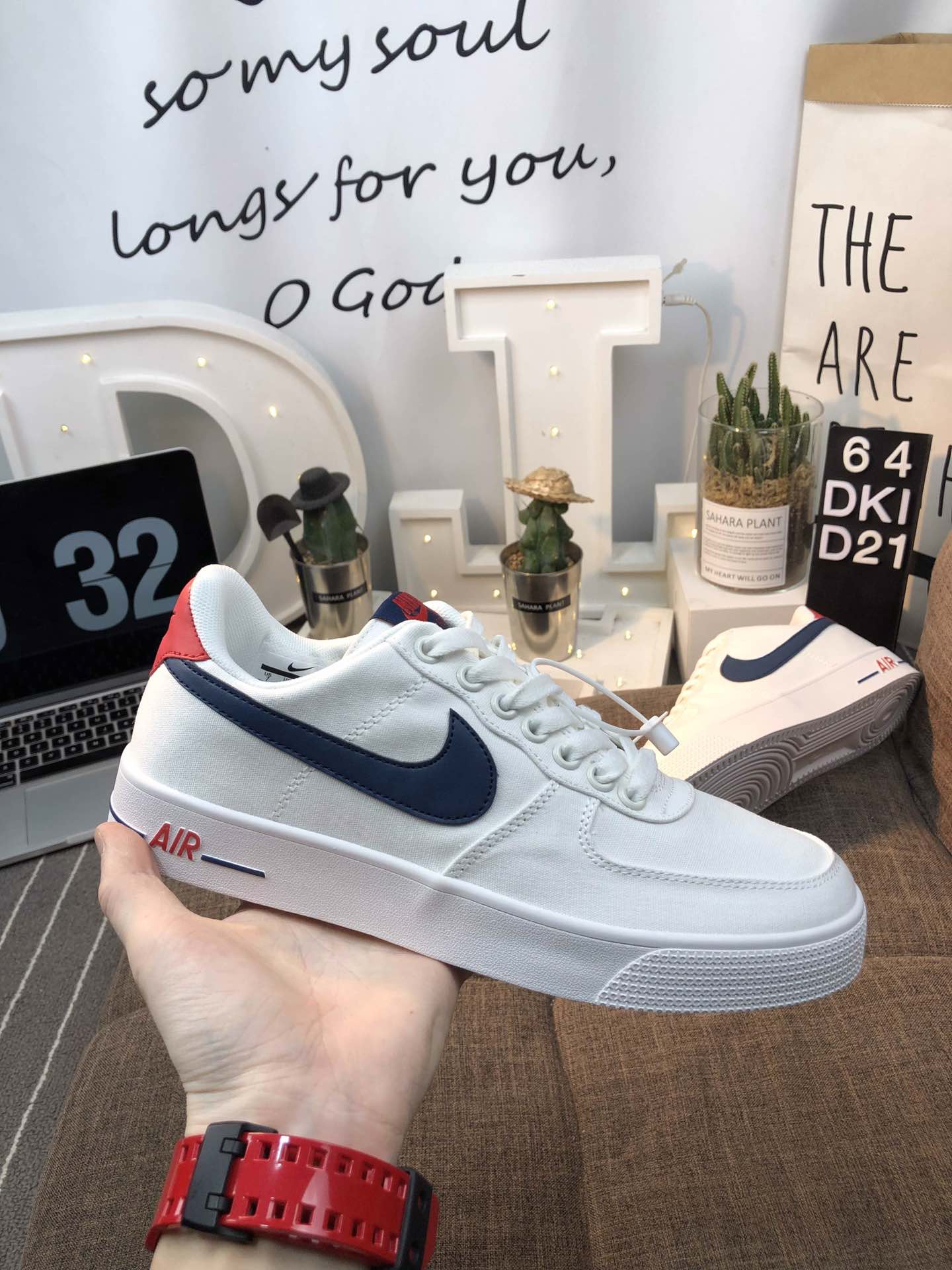 110<br />真标 Nike Air Force 1 空军一号 简版空军 帆布内置气垫 低帮板鞋 36 36.5 37 38 38.5 39 40 40.5 41 42 42.5 43 44