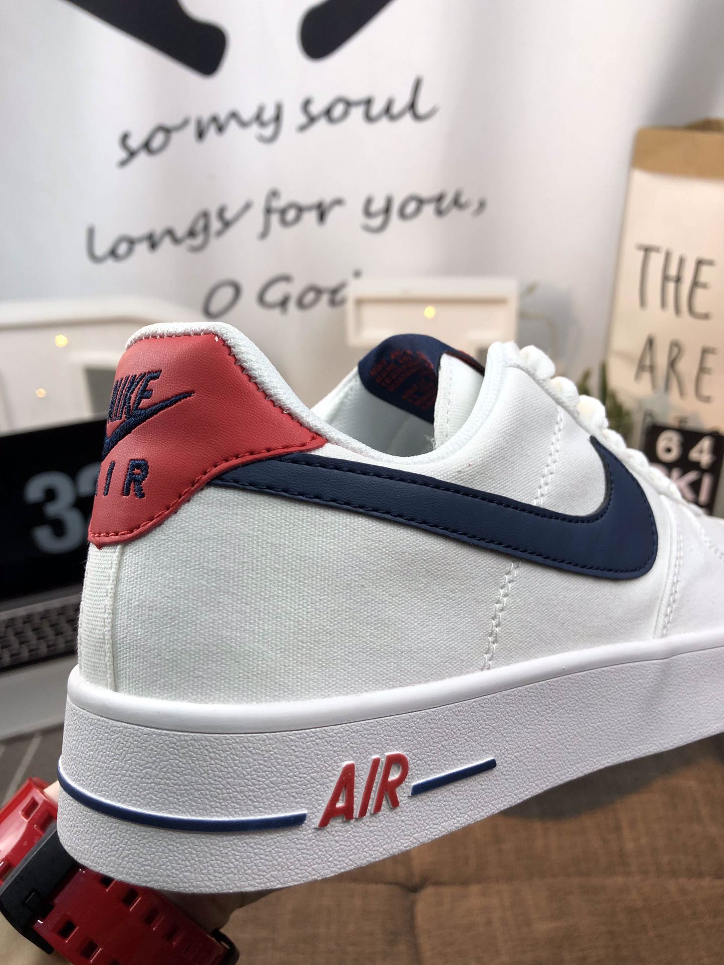 110<br />真标 Nike Air Force 1 空军一号 简版空军 帆布内置气垫 低帮板鞋 36 36.5 37 38 38.5 39 40 40.5 41 42 42.5 43 44