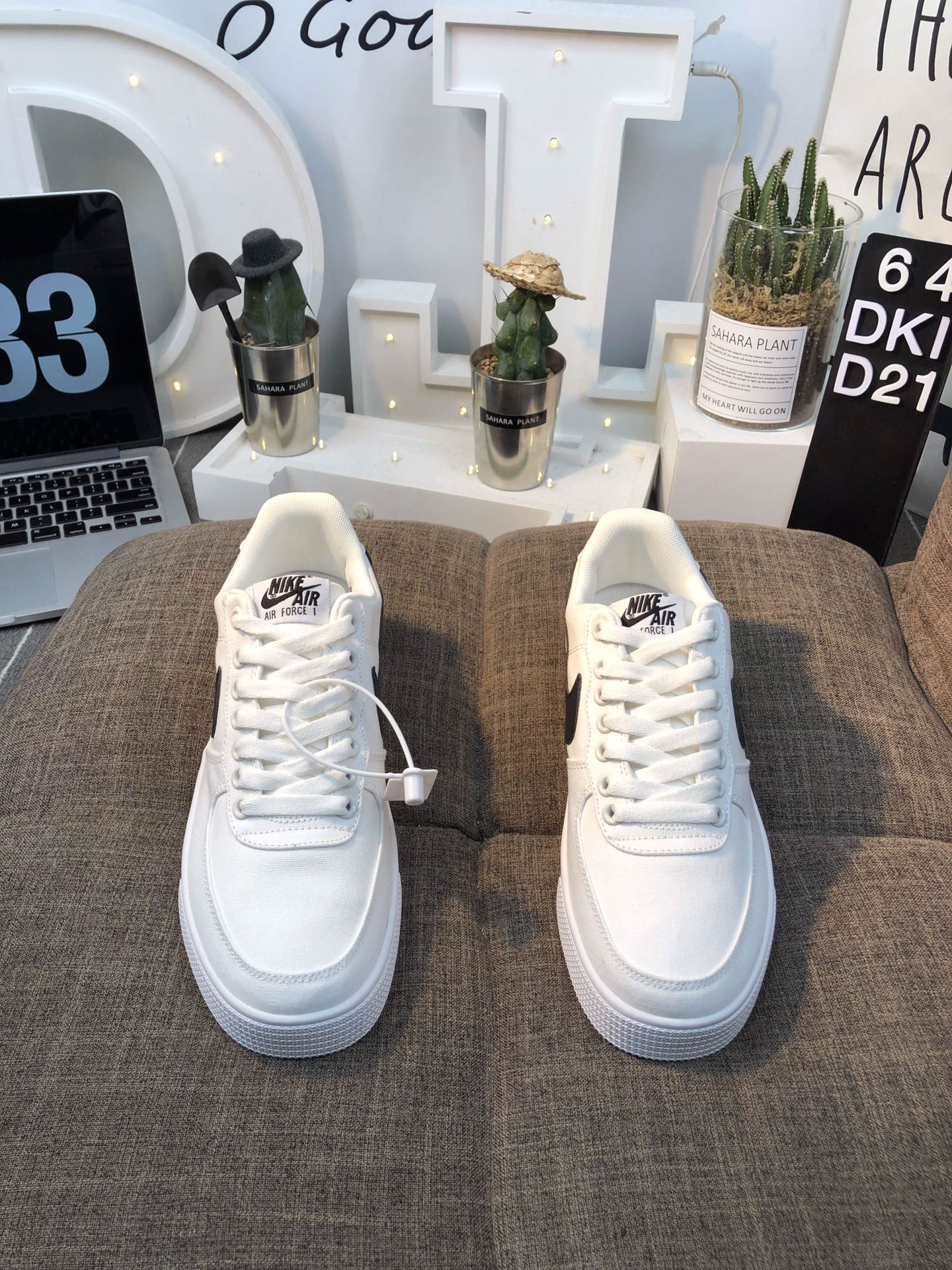 110<br />真标 Nike Air Force 1 空军一号 简版空军 帆布内置气垫 低帮板鞋 36 36.5 37 38 38.5 39 40 40.5 41 42 42.5 43 44