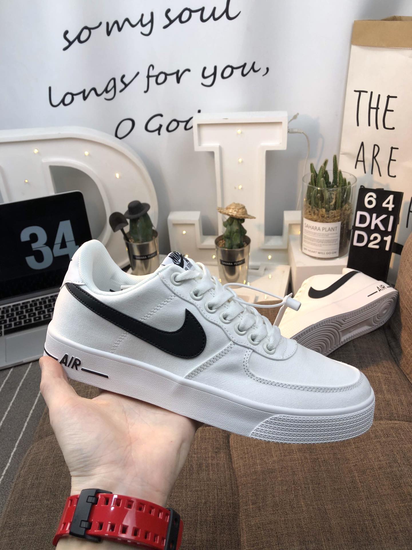 110<br />真标 Nike Air Force 1 空军一号 简版空军 帆布内置气垫 低帮板鞋 36 36.5 37 38 38.5 39 40 40.5 41 42 42.5 43 44