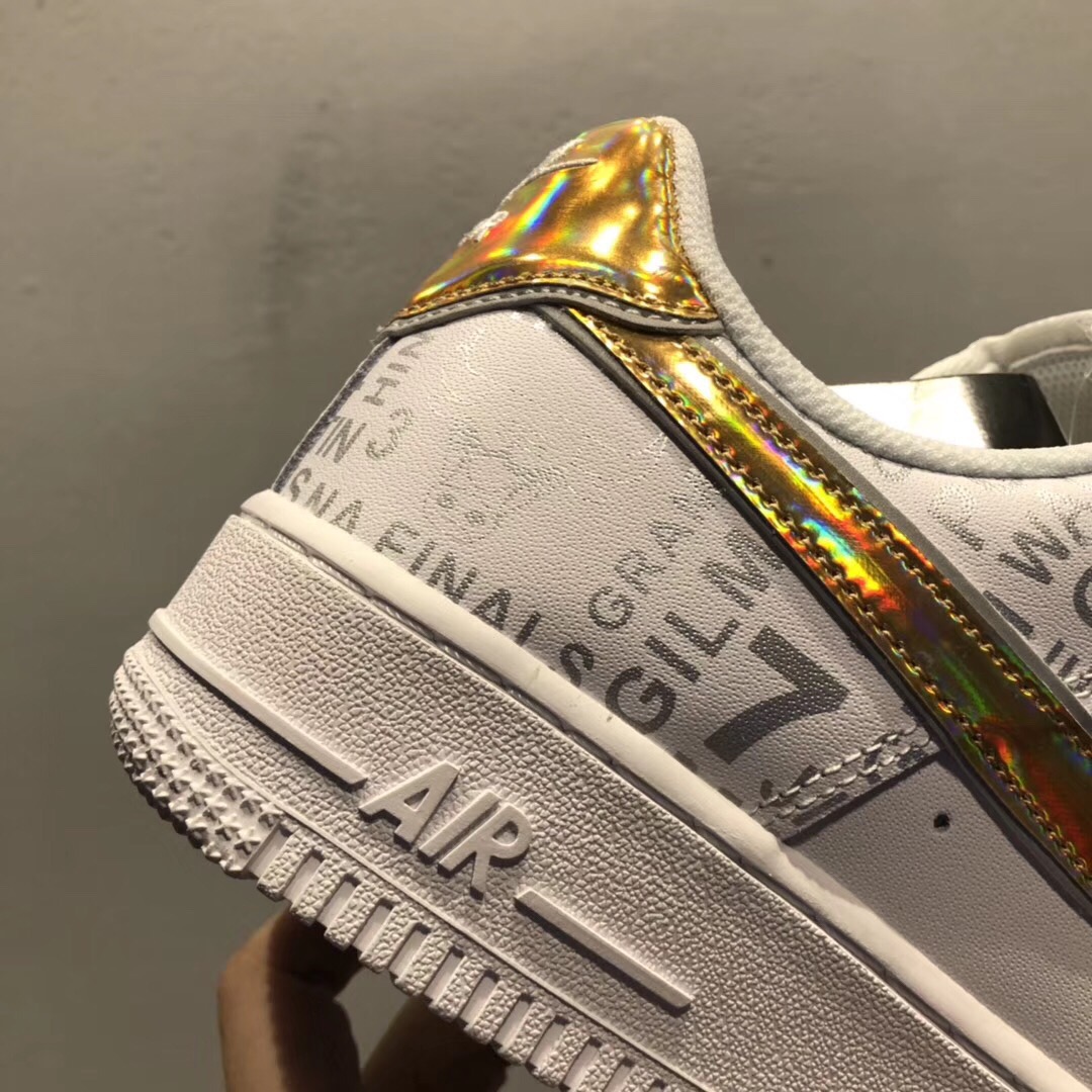 220<br />市面200 NBA官方定制 公牛冠军纪念款 公司级 Nike Air Force 1 Low '07  空军一号低帮休闲板鞋 原盒原标 内置全掌气垫 高清洁度 完美鞋型 货号：AQ6602-255 尺码：39 40 40.5 41 42 42.5 43 44 44.5 45