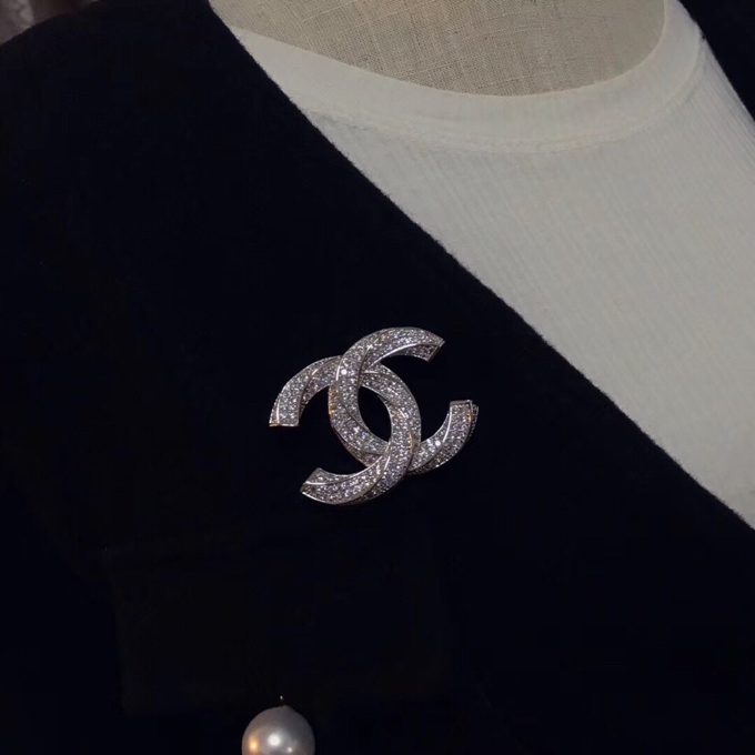 高品质货源小香新款胸针CHANEL1Newarrival专柜同步新款黄铜镀18K金原版材质非常亮眼经典华