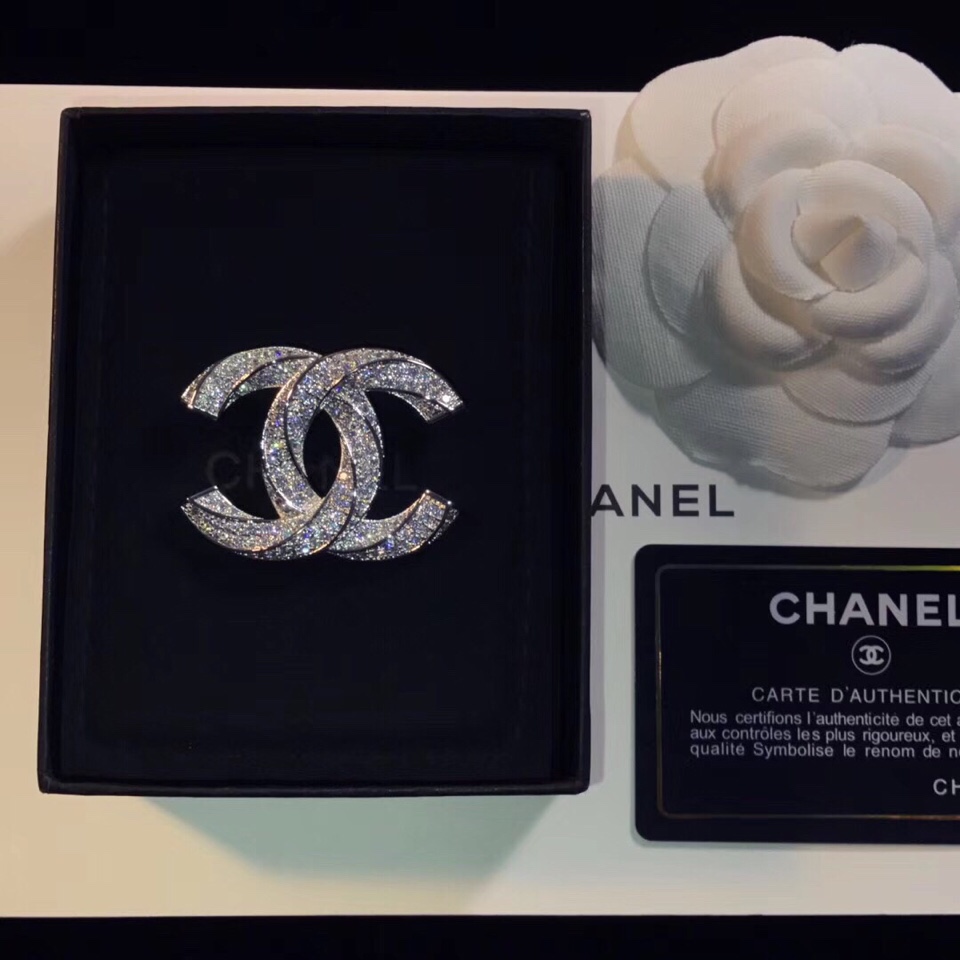 高品质货源小香新款胸针CHANEL1Newarrival专柜同步新款黄铜镀18K金原版材质非常亮眼经典华