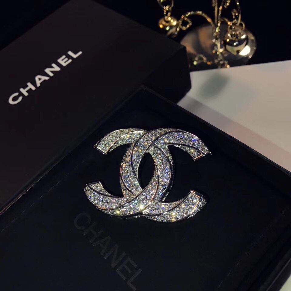 高品质货源小香新款胸针CHANEL1Newarrival专柜同步新款黄铜镀18K金原版材质非常亮眼经典华