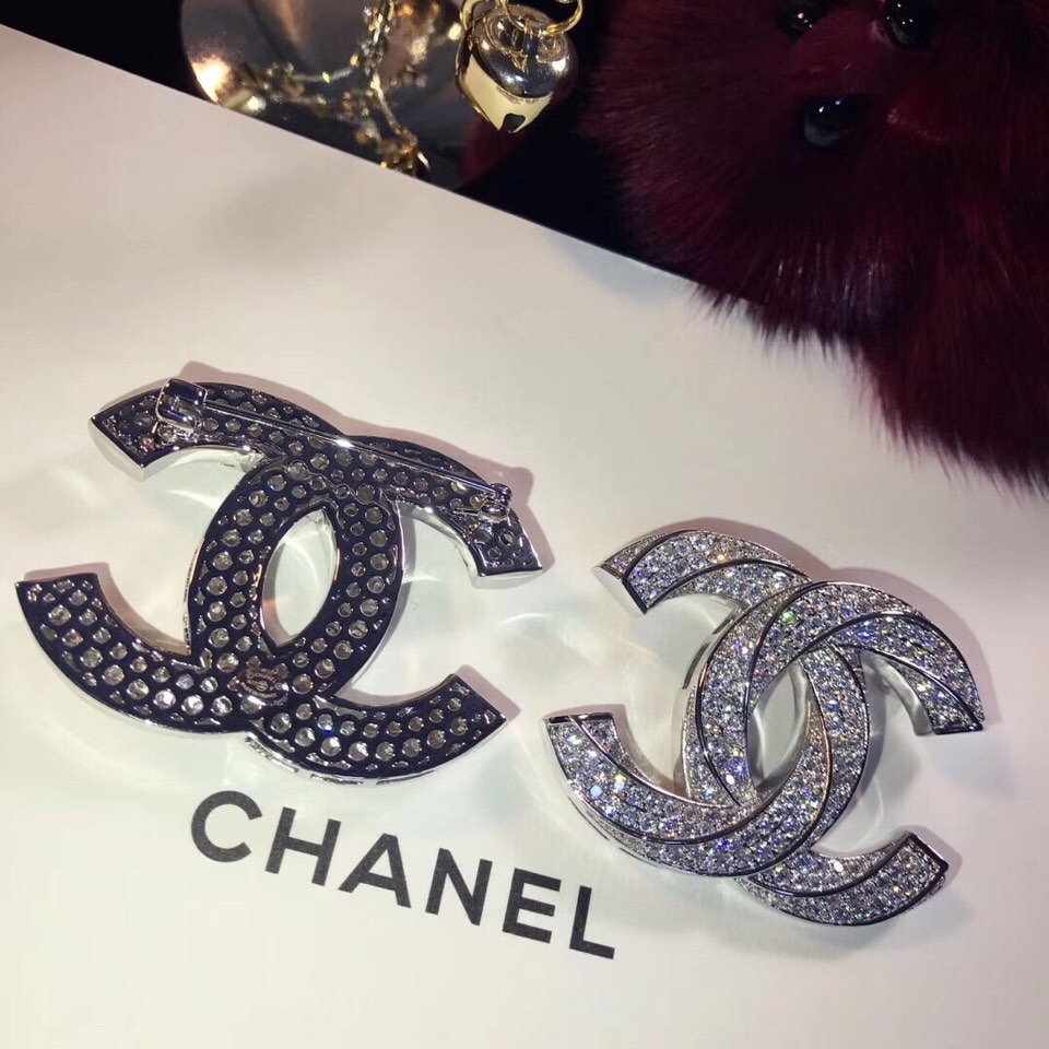 高品质货源小香新款胸针CHANEL1Newarrival专柜同步新款黄铜镀18K金原版材质非常亮眼经典华