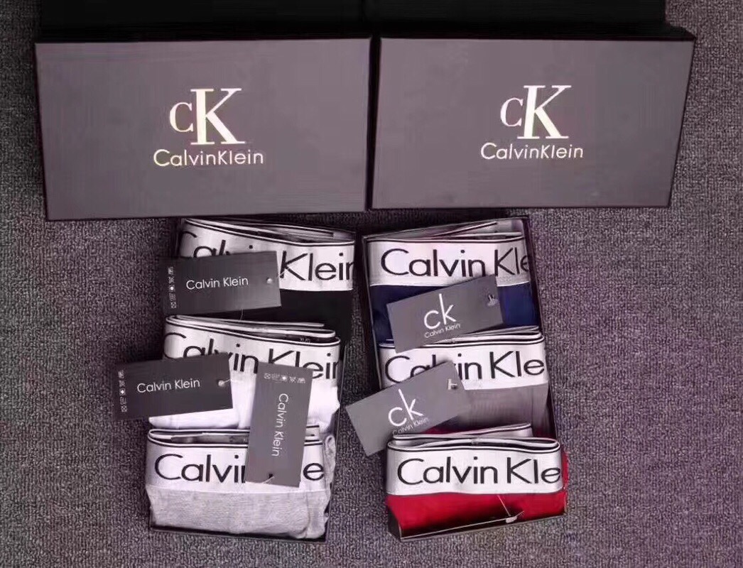  现货！！！！
。。。Calvin Klein 出新款 专柜品质 纯棉质弹力 透气 穿着舒适 🎉🎉
码数