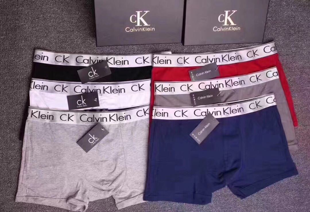  现货！！！！
。。。Calvin Klein 出新款 专柜品质 纯棉质弹力 透气 穿着舒适 🎉🎉
码数