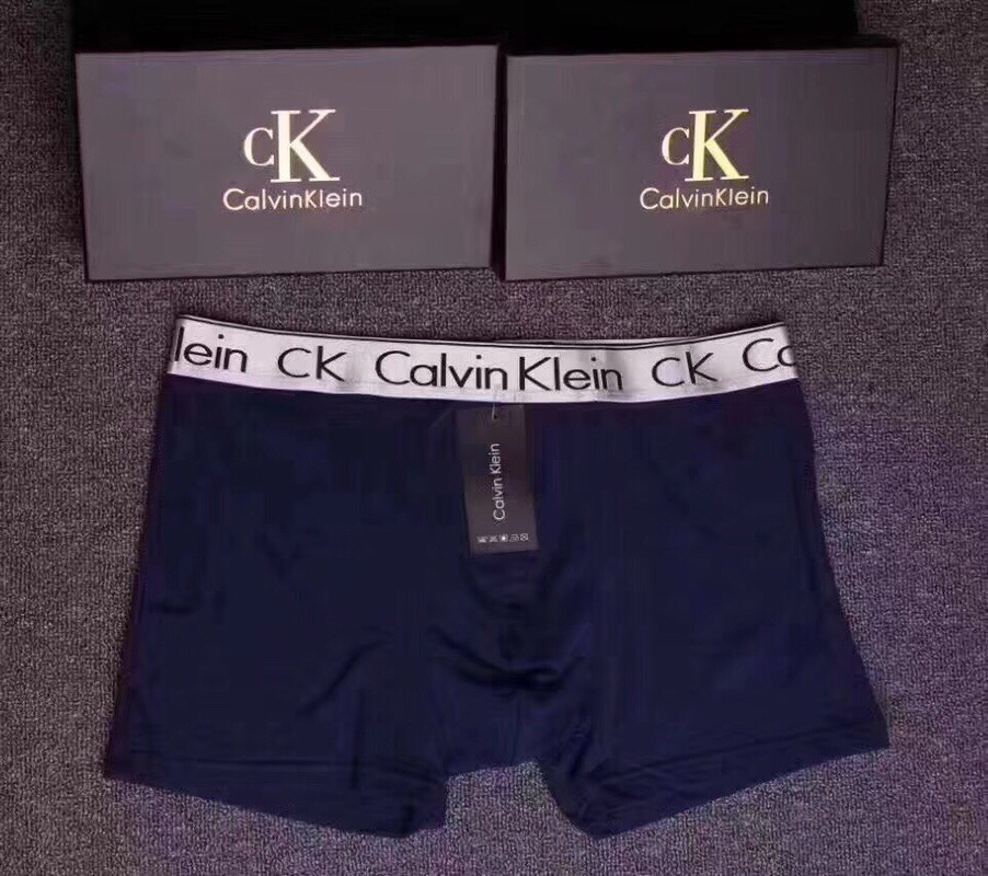  现货！！！！
。。。Calvin Klein 出新款 专柜品质 纯棉质弹力 透气 穿着舒适 🎉🎉
码数