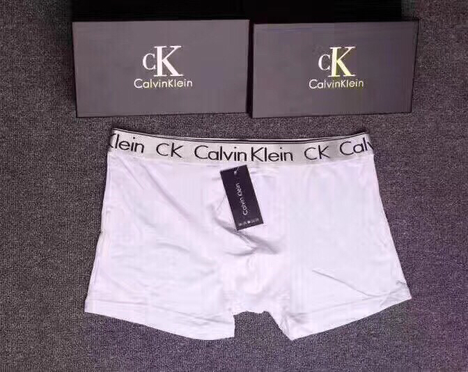  现货！！！！
。。。Calvin Klein 出新款 专柜品质 纯棉质弹力 透气 穿着舒适 🎉🎉
码数