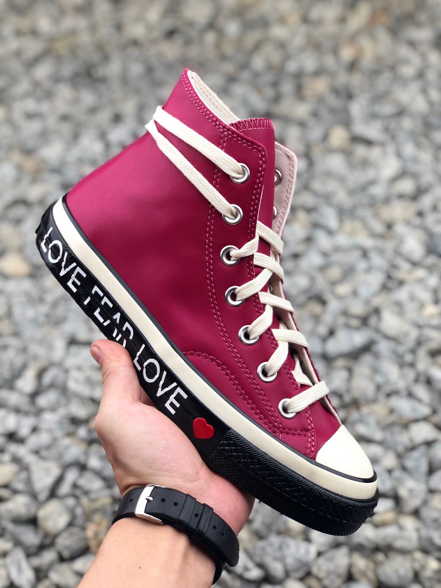 140 匡威Converse Chuck 70 Low Top“Love Graphic”1970头层皮硫化百搭运动板鞋“酒红高帮”官方货号：563475c