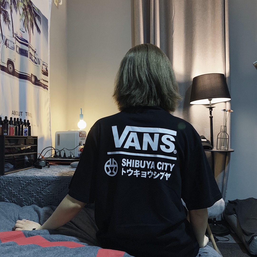 50 VANS万斯日版涉谷限定tee