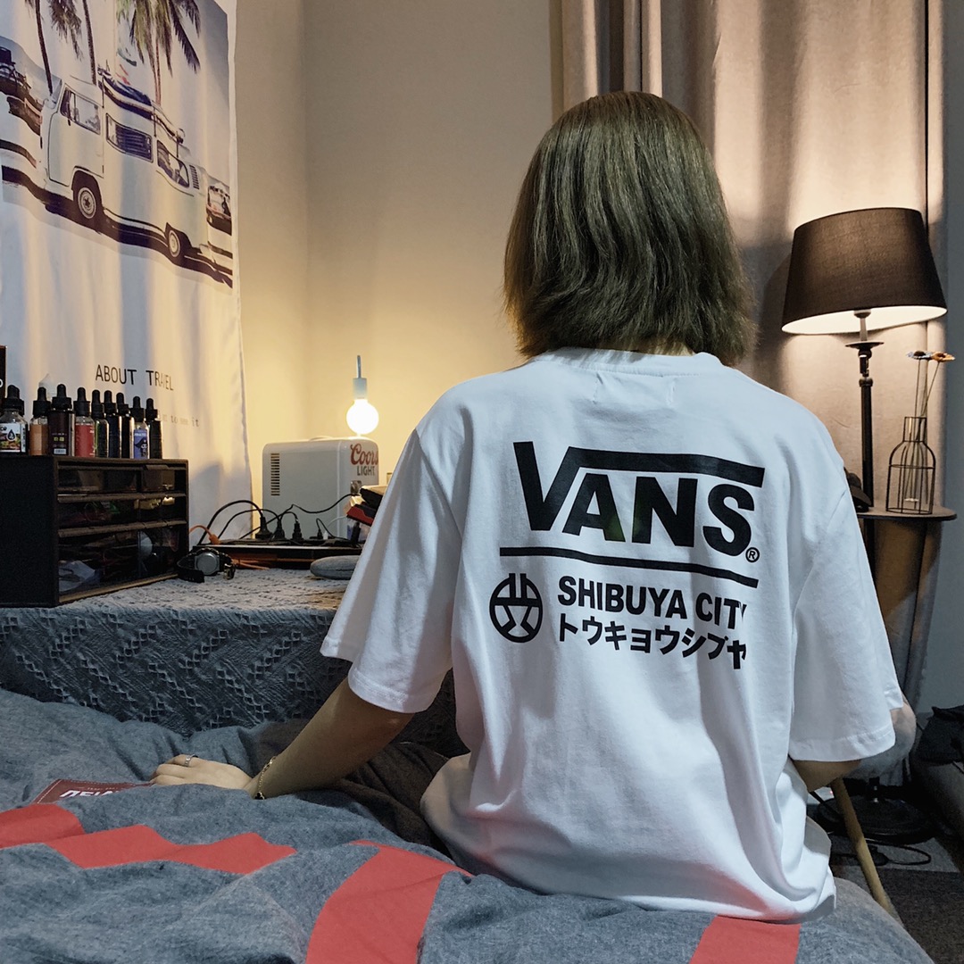 50 VANS万斯日版涉谷限定tee