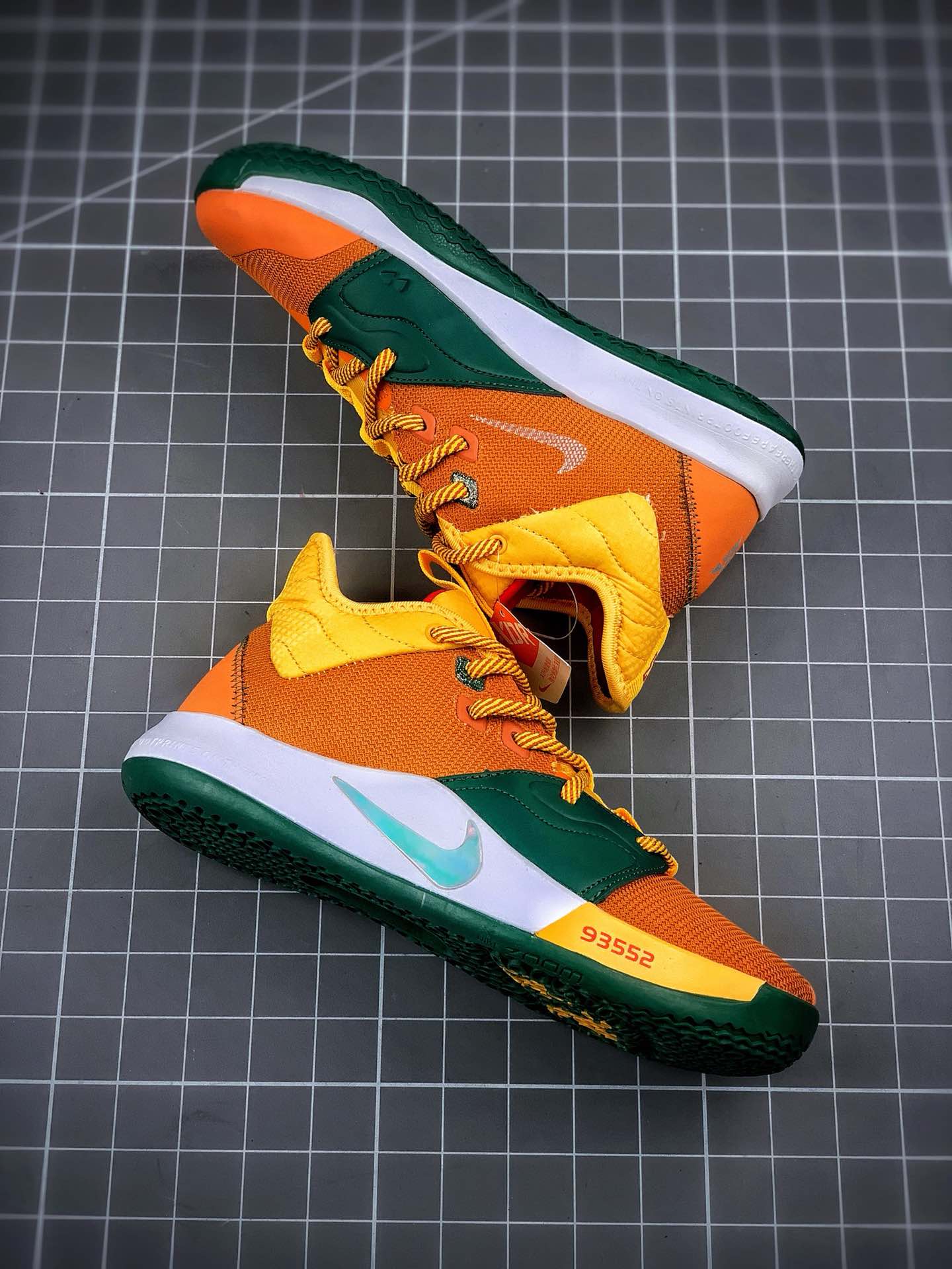 220Nike PG3 保罗乔治三代 绿橙原盒原标 zoom前掌气垫前掌包裹侧翼采用磨砂皮革 CI12140-901