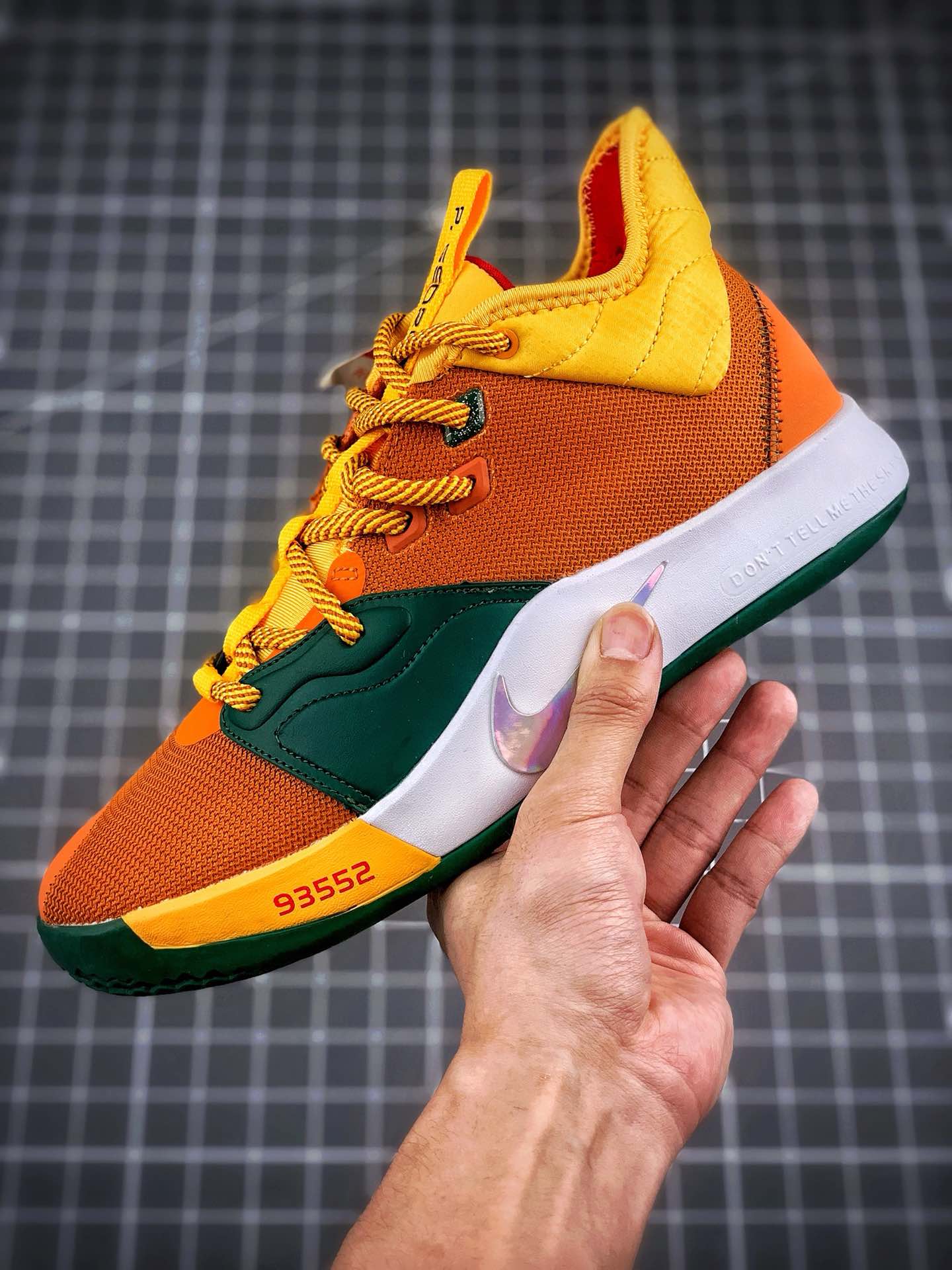 220Nike PG3 保罗乔治三代 绿橙原盒原标 zoom前掌气垫前掌包裹侧翼采用磨砂皮革 CI12140-901