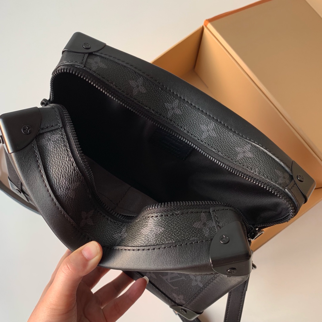 Louis Vuitton LV SOFT TRUNK 链条包 M44730黑花