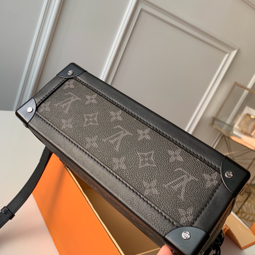 Louis Vuitton LV SOFT TRUNK 链条包 M44730黑花