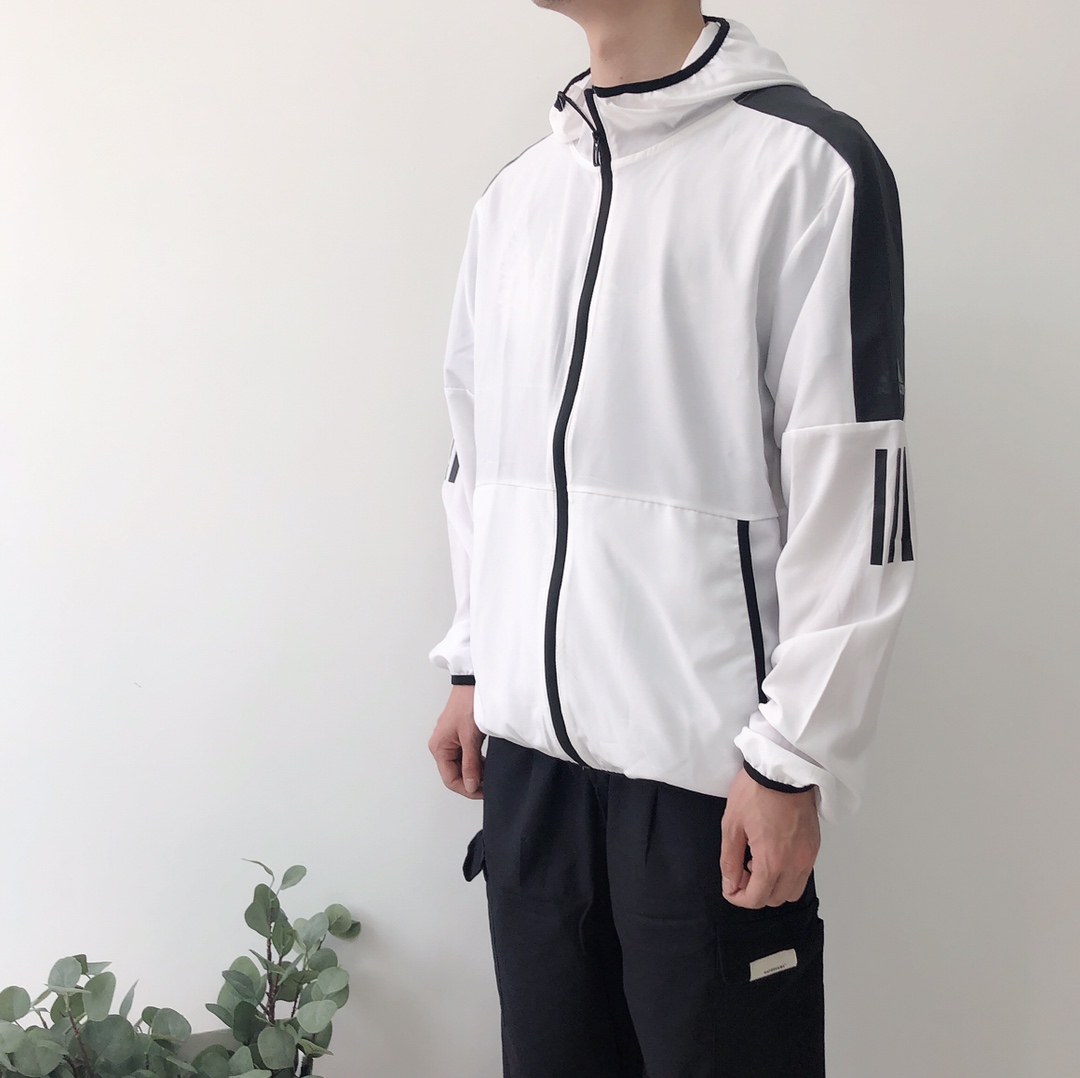 100 adidas阿迪达斯户外运动防晒服防风皮肤衣 可配情侣 上身轻薄凉爽 无负重感 透气性超好 有效抵御紫外线