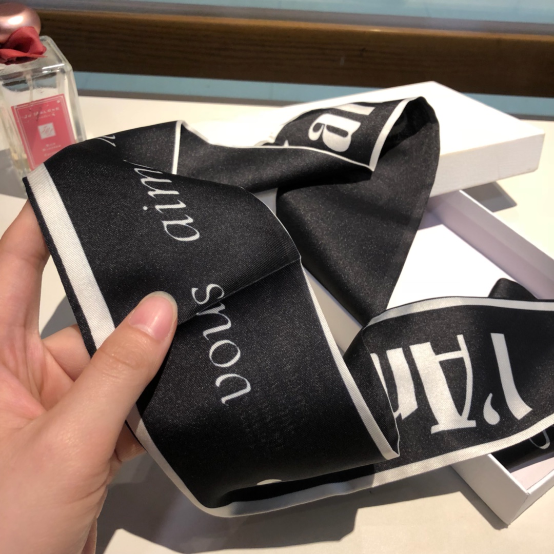 批55 D家字母 双层真丝束发带【女神必入！超多用途：领巾、发带、腰带、飘带、包包配饰、手腕带.....等等等等，超好驾驭  夏季配衣服 冬季配包包..【150%真丝斜纹绸】