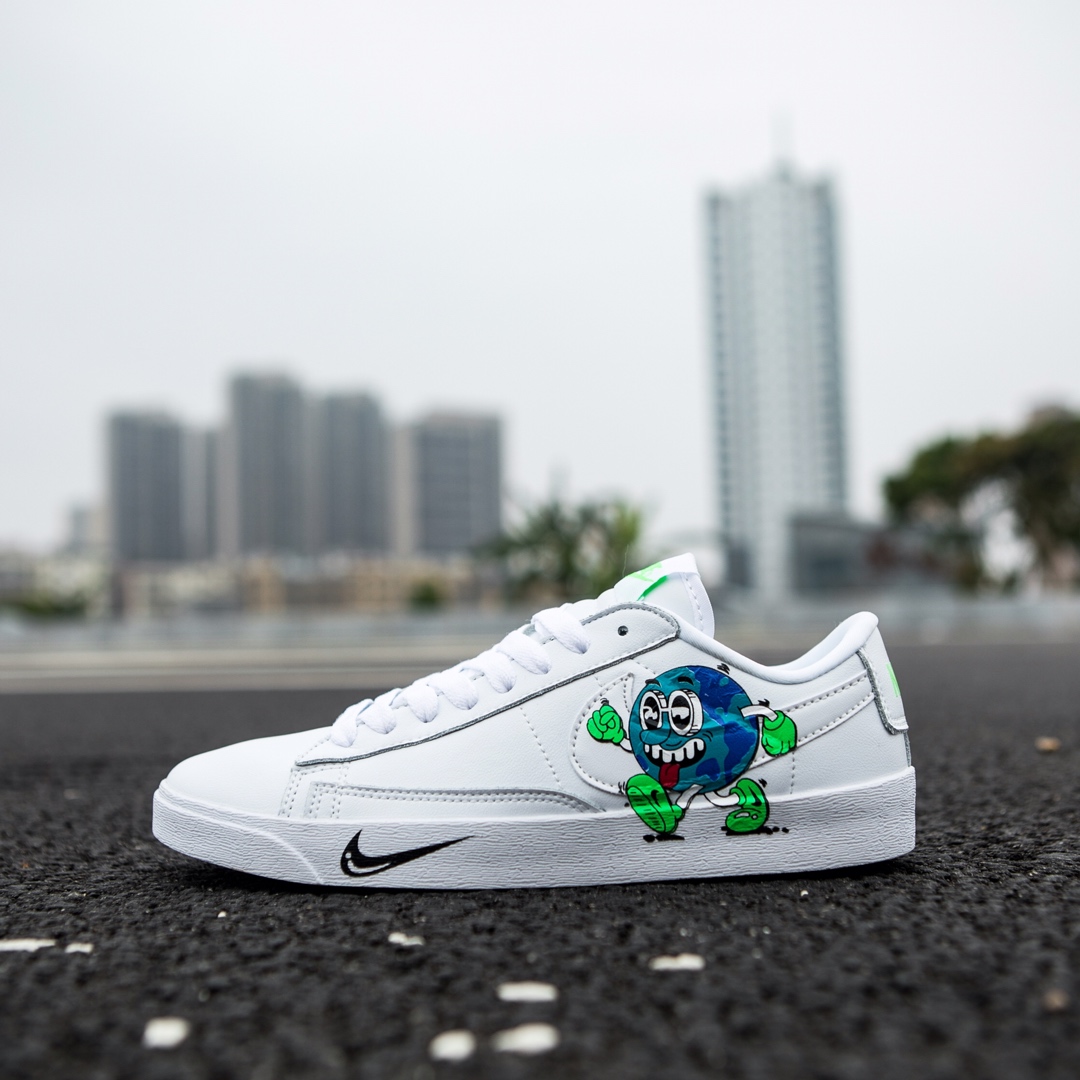 100真标半码 头层牛皮 耐克 Nike Blazer Low“Earth Day”地球日开拓者涂鸦小白鞋CI5546-100