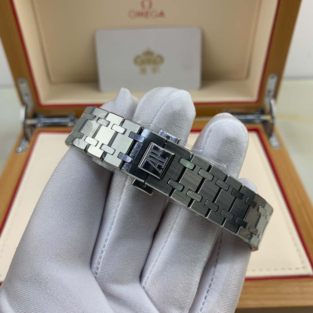 Audemars Piguet 皇家 AP爱彼15450系列腕表