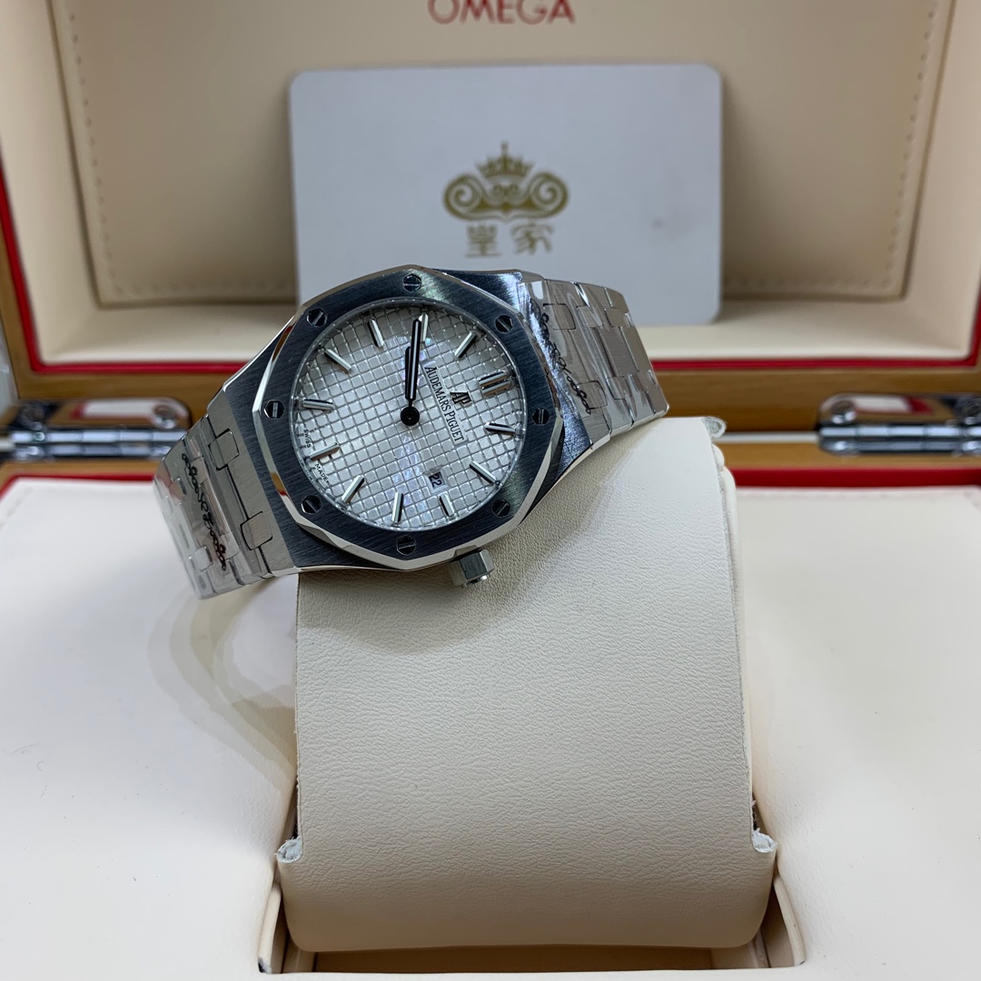 Audemars Piguet 皇家 AP爱彼15450系列腕表
