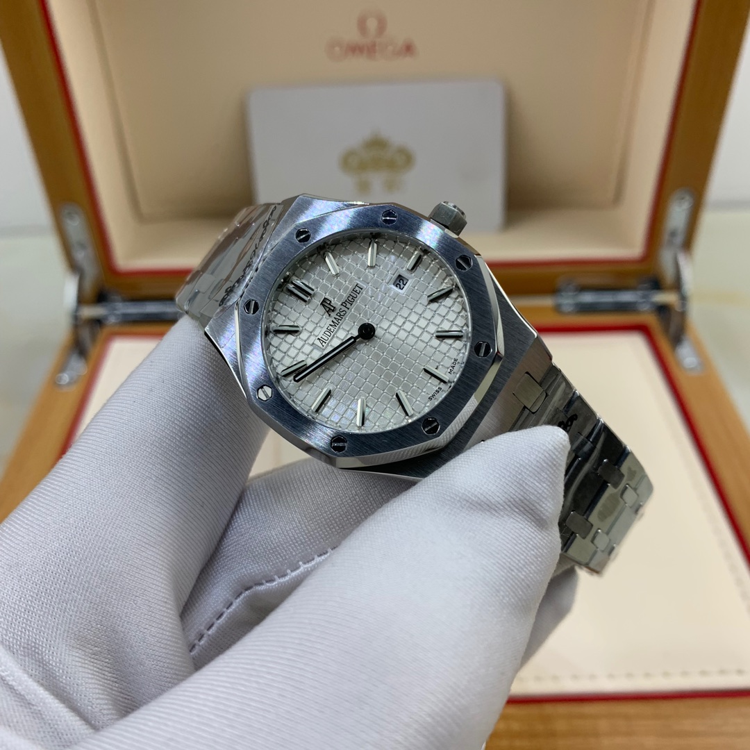 Audemars Piguet 皇家 AP爱彼15450系列腕表