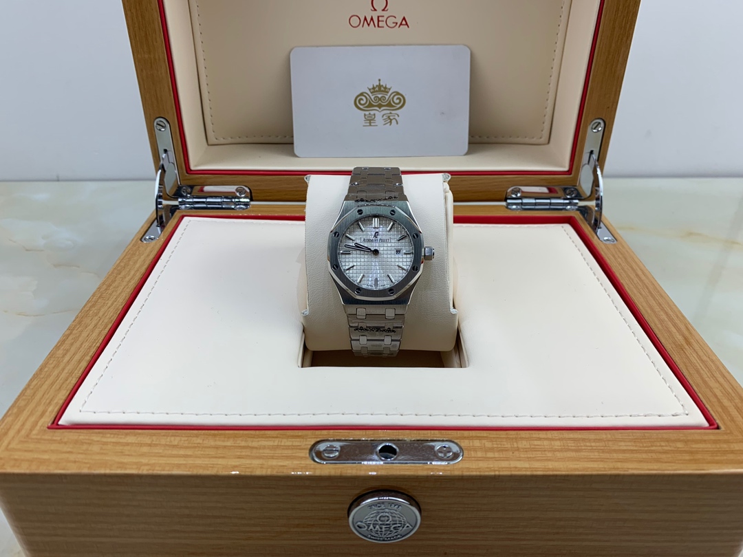 Audemars Piguet 皇家 AP爱彼15450系列腕表