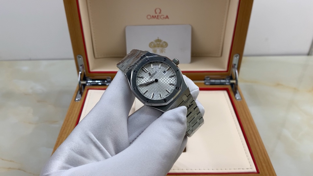 Audemars Piguet 皇家 AP爱彼15450系列腕表视频欣赏