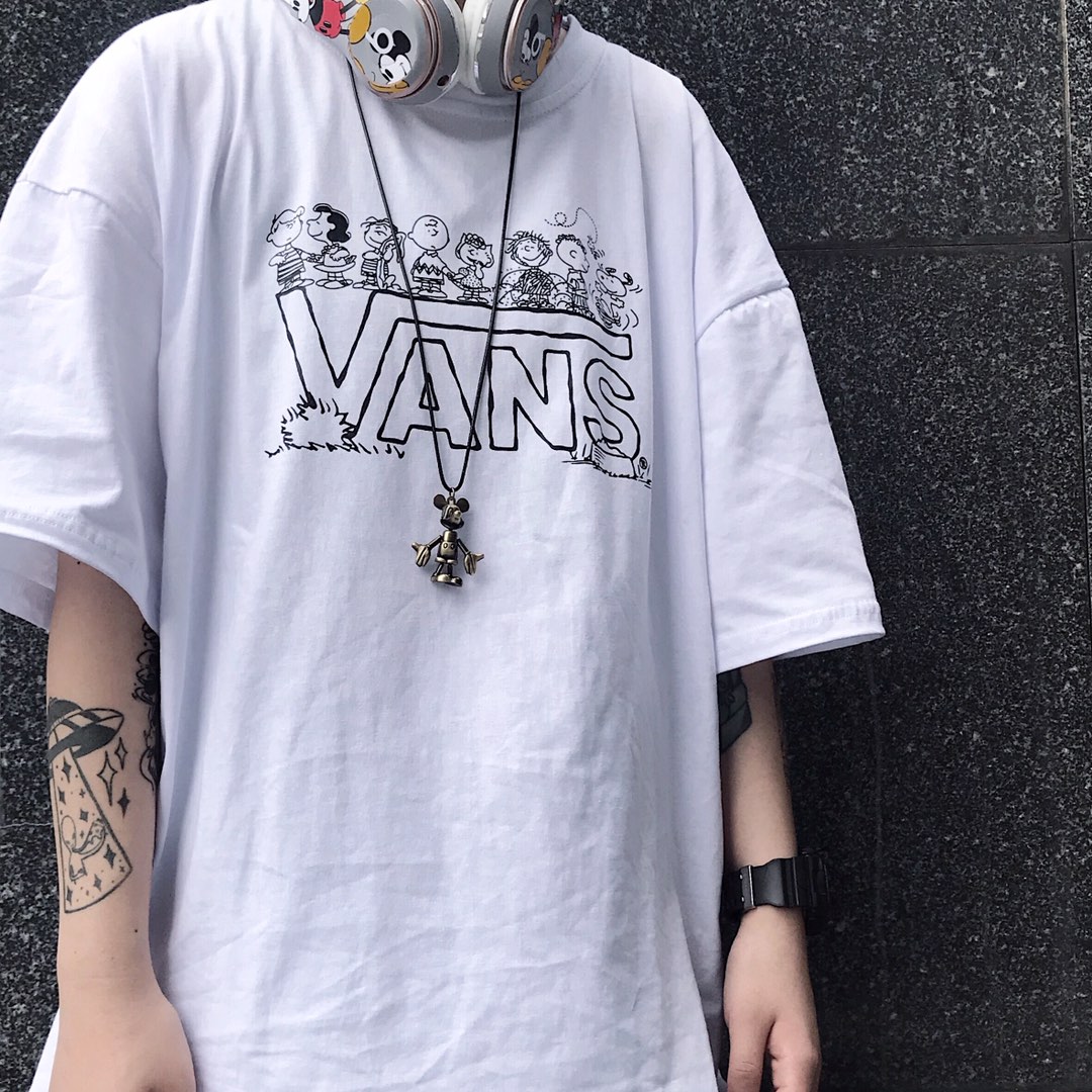50 Vans新款史努比小孩系列情侣纯棉短袖 与众不同的史努比