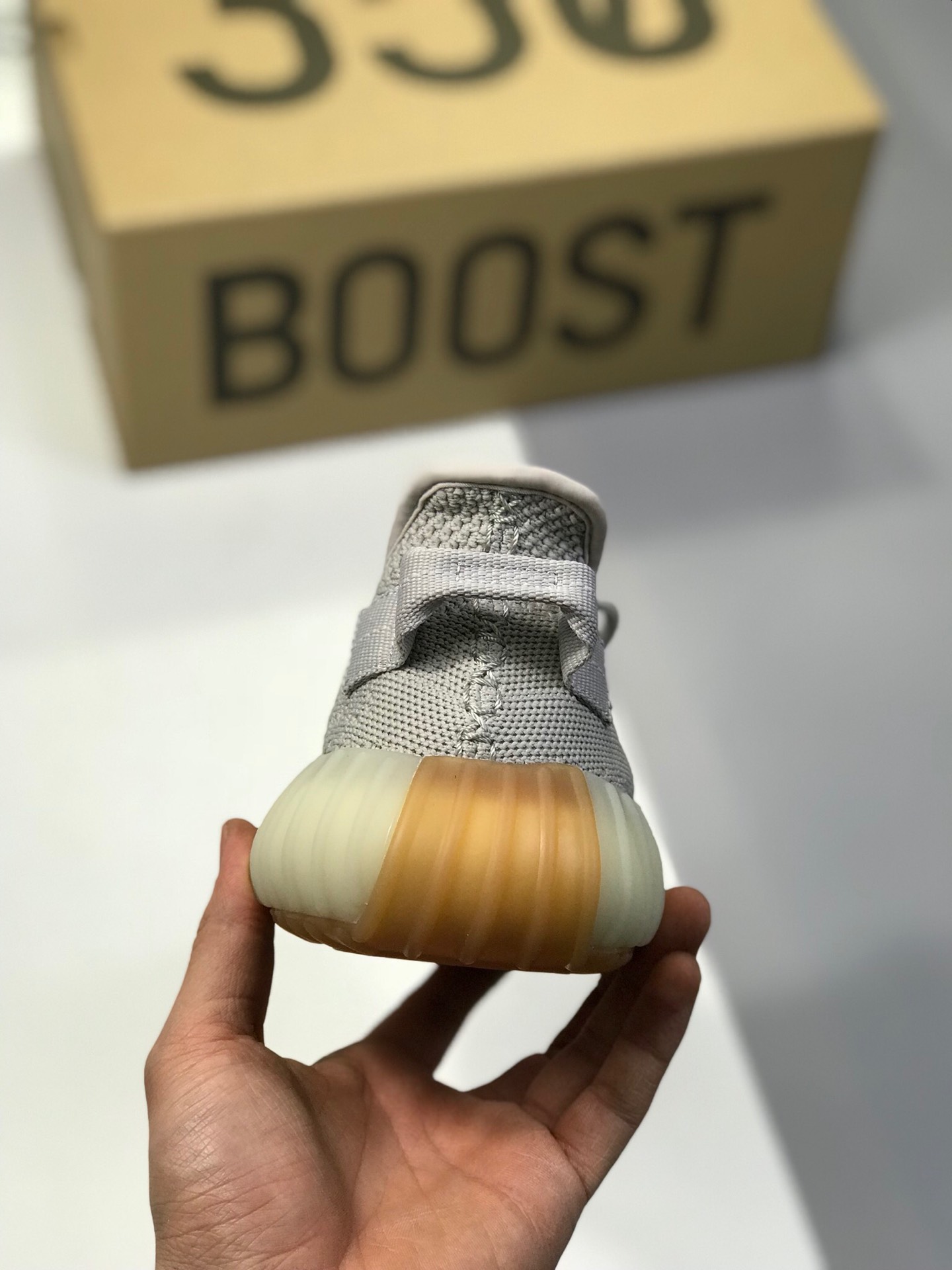 260最佳性价比OG纯原 小几率过验 大几率无法鉴定Adidas YEEZY 350 V2 白斑马官方发售配色 CP7710
