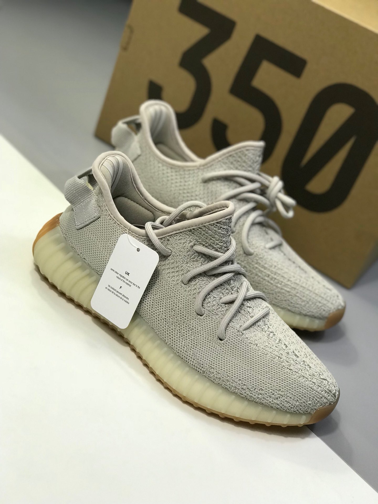 260最佳性价比OG纯原 小几率过验 大几率无法鉴定Adidas YEEZY 350 V2 白斑马官方发售配色 CP7710