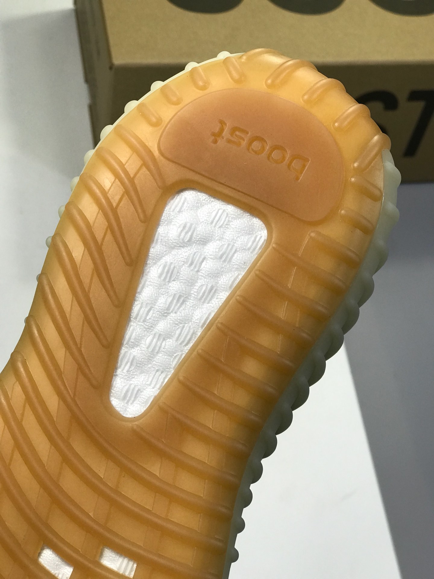 260最佳性价比OG纯原 小几率过验 大几率无法鉴定Adidas YEEZY 350 V2 白斑马官方发售配色 CP7710