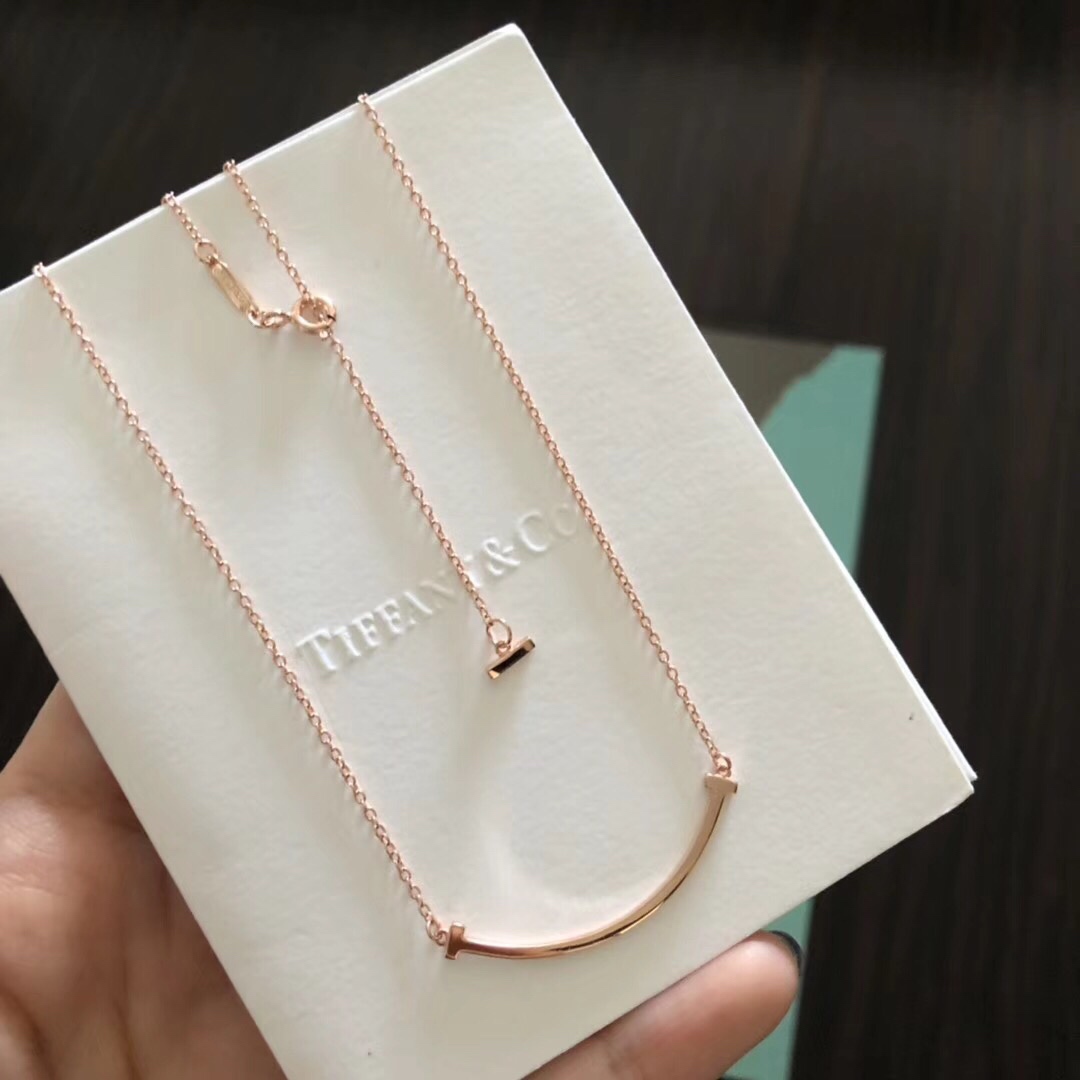 【精工灭世版】中号光面版 精工版本👼中号蒂芙尼 💕Tiff Co. 笑脸😊  双t 项链 款 出货！高级