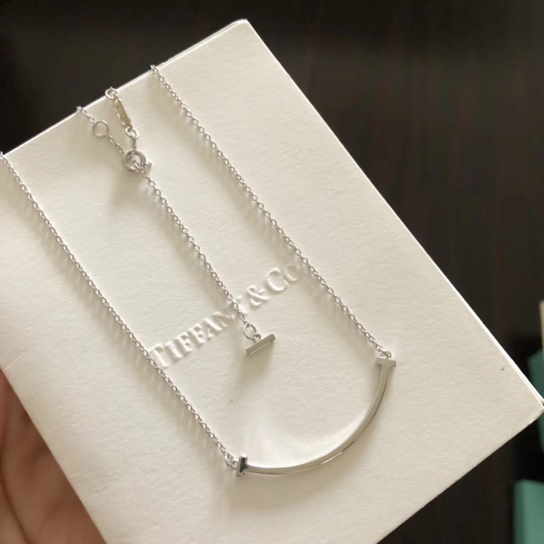 【精工灭世版】中号光面版 精工版本👼中号蒂芙尼 💕Tiff Co. 笑脸😊  双t 项链 款 出货！高级