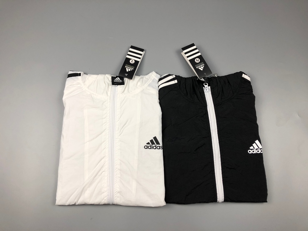 85 ADIDAS阿迪夏季连帽皮肤衣防晒服，超柔亲肤面料，上身舒适感一流！