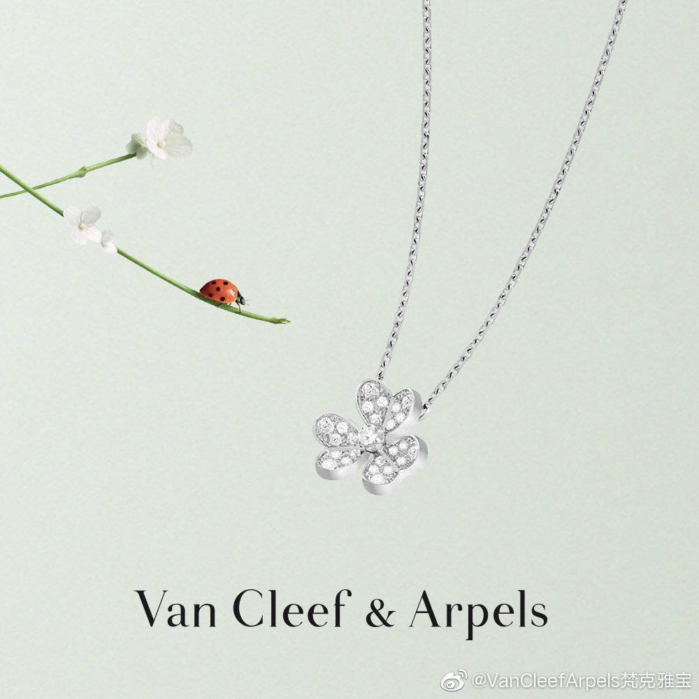 NO:102597,Classic Charming VCA Frivole series Four-leaf clover full diamond three-flower necklace Classic versatile Sweet flowers High-end Micro-inlay craftsmanship 925 sterling silver material Thick gold electroplating 18k gold version craftsmanship Matched with Van Cleef and Arpels special diamond buttons Noble and elegant, Vac necklace, van cleef, necklace, pure silver19860909经典 魅力VCA Frivole系列 四叶草满钻三花项链 经典百搭 甜美花朵 高端 微镶工艺925纯银材质 厚金电镀 18k金版本工艺 搭配梵克雅宝专用菱形扣子 高贵典雅,Vac项链,van cleef,necklace,pure silver,Jewelry