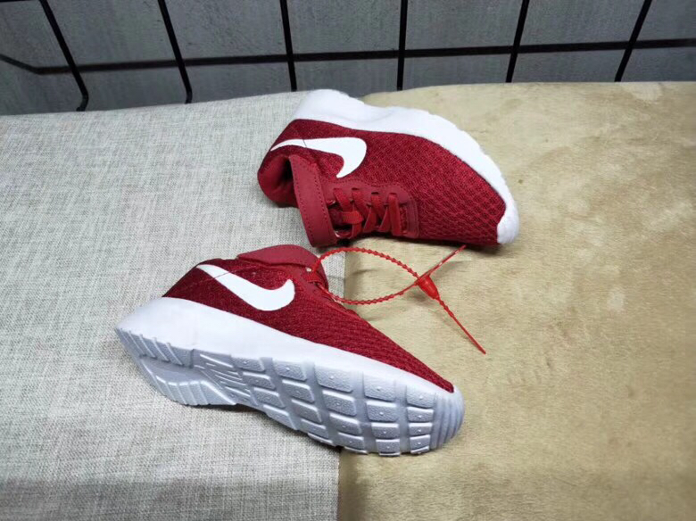 65<br />夏季疯狂小跑 码数:26--35     <br />真标1.1 Nike伦敦三代魔术贴童鞋 非通货 欢迎对比，看细节！ 材质:MD大底+海玻璃鞋垫+PU Logo一年不会掉+大底双层贴盒+注胶孔+原版正品扣！独家夏季疯狂小跑 <br />码数:26 27 38 39 30 31 32 33 34 35<br />三代童鞋实际鞋垫长<br />26码内长16.5CM。 <br />27码内长17.2CM。<br />28码17.8CM。 <br />29码内长18.5CM。<br />30码内长19.1CM。<br />31码内长19.8CM。<br />32码内长20.5CM。<br />33码内长21.1CM。<br />34码内长21.8CM。 <br />35码内长22.5CM。