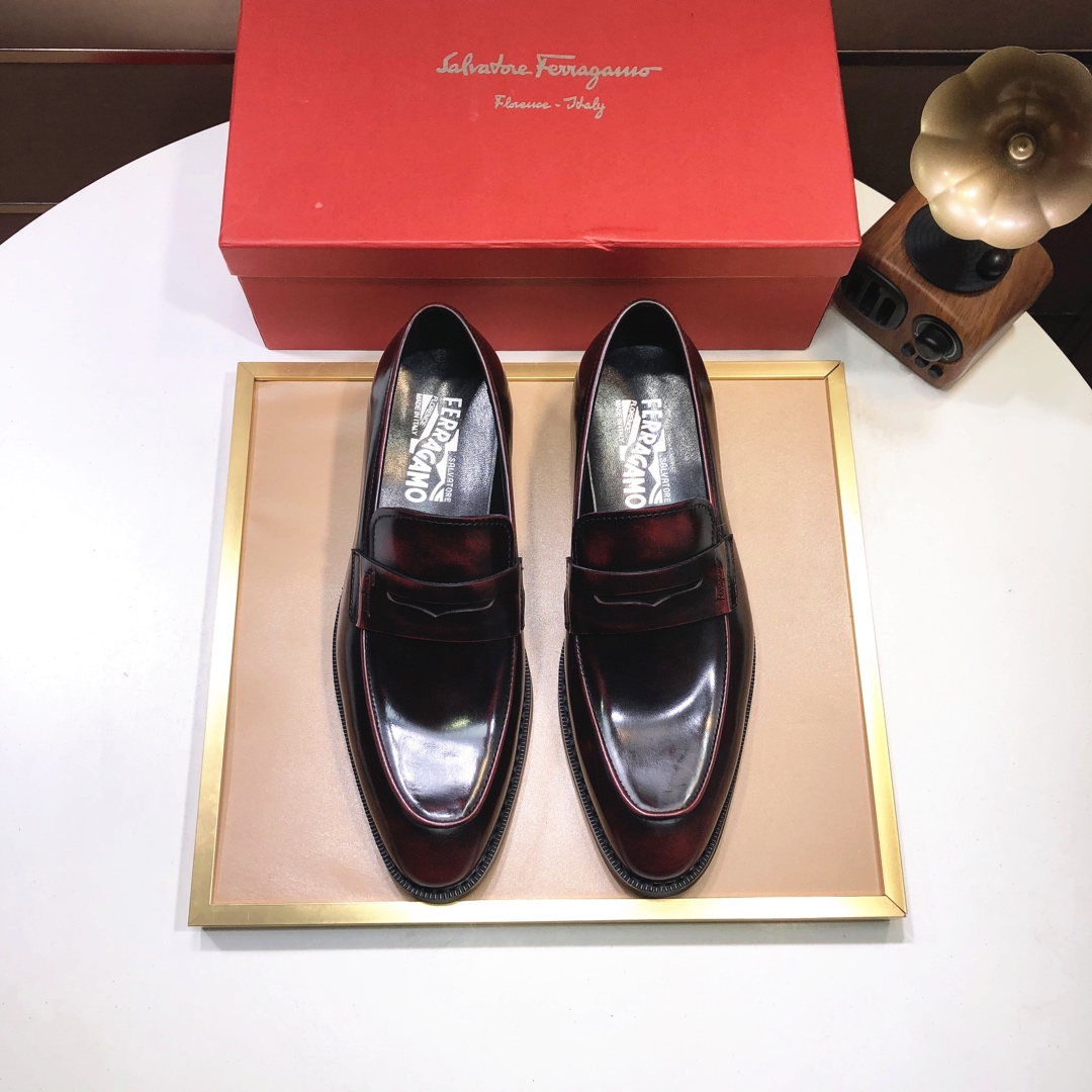 I5 菲拉格慕。 专柜最 原版进口上乘牛皮+进口羊内里+原版奢华金属扣+原版大底 对比无压力