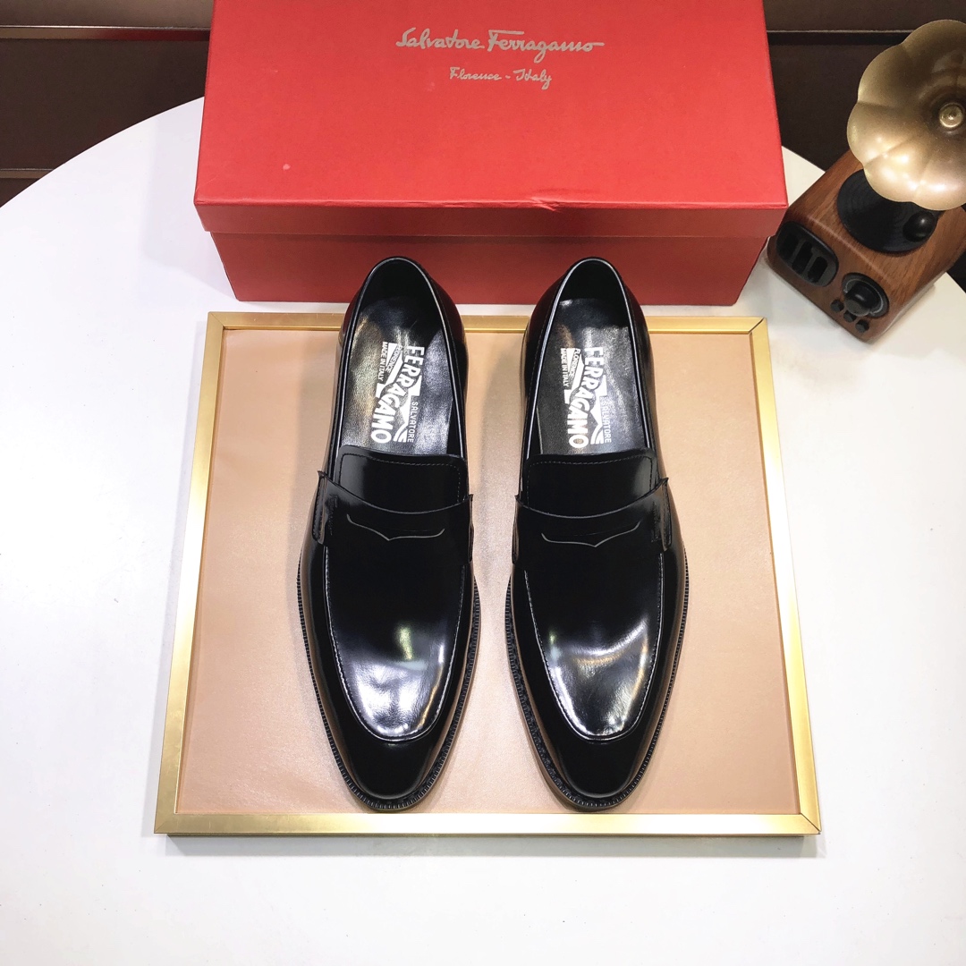 I5 菲拉格慕。 专柜最 原版进口上乘牛皮+进口羊皮内里+原版奢华金属扣+原版大底 对比无压力