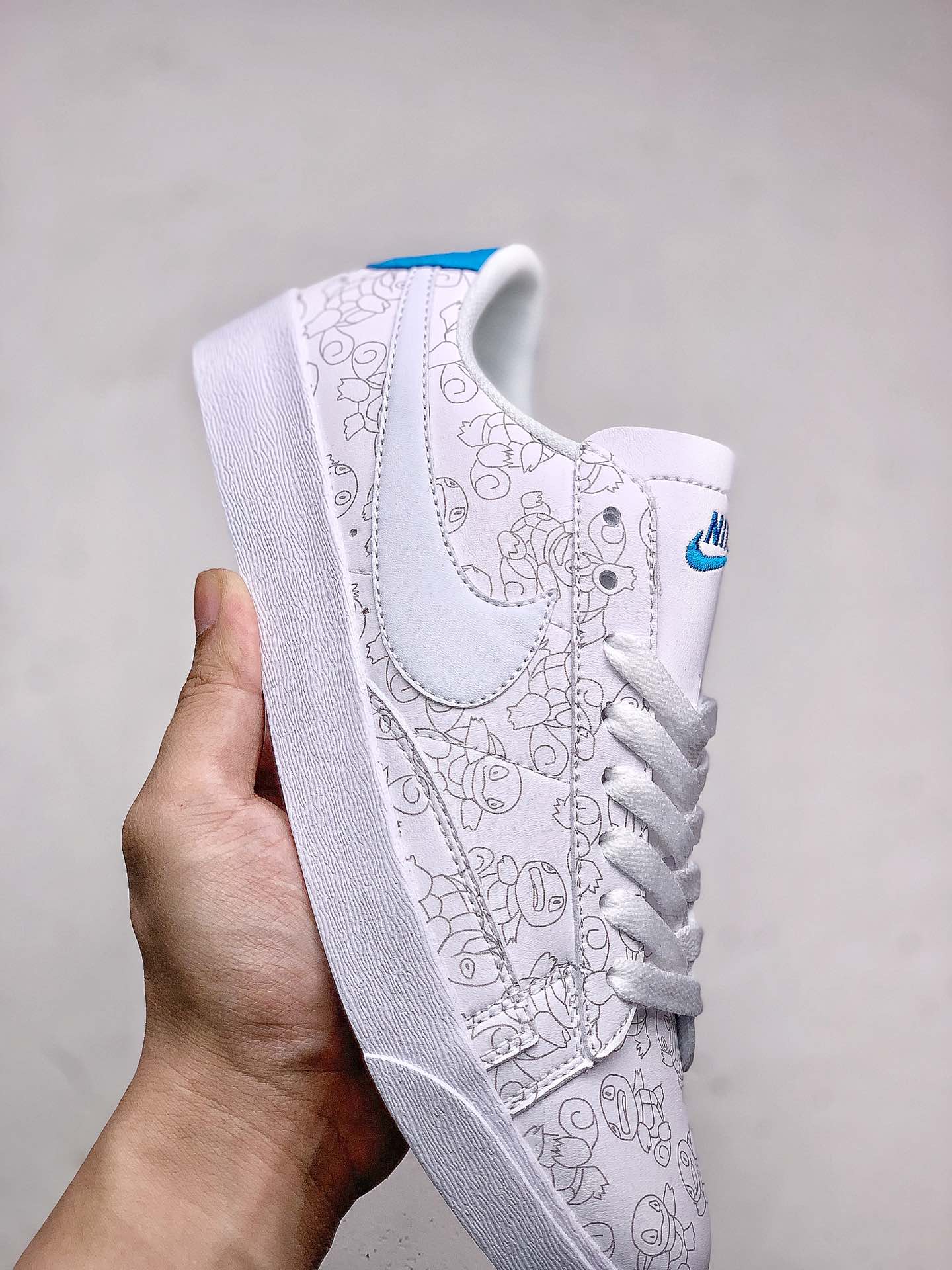 #本地130<br />NIKE W BLAZER LOW LE 杰尼龟<br />童年回忆宠物小精灵融入鞋身十分俏皮吸晴 货号：AV9371 812 SIZE：36-44