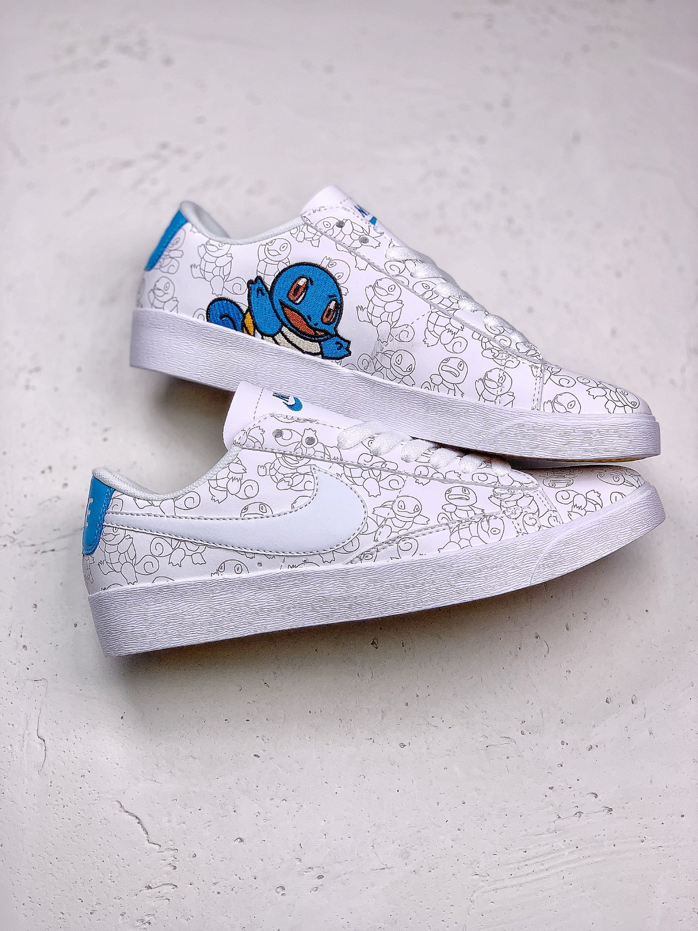#本地130<br />NIKE W BLAZER LOW LE 杰尼龟<br />童年回忆宠物小精灵融入鞋身十分俏皮吸晴 货号：AV9371 812 SIZE：36-44