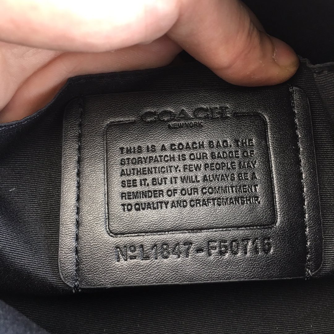 Coach coach 39946 50713 50715新款相机包 全头层牛皮材质 Graham Crossbody单肩斜挎男士相机包 尺寸 26