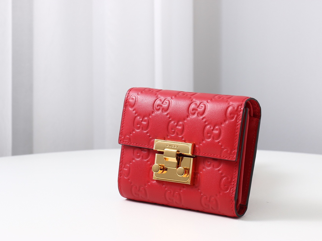 G new Padlock series short wallet restocked! Top-quality imported leather, overseas custom keychain hardware, exquisite edge craftsmanship. Model 453155. Size: 11x9.5x3 cm. Price: 32,808. image 1