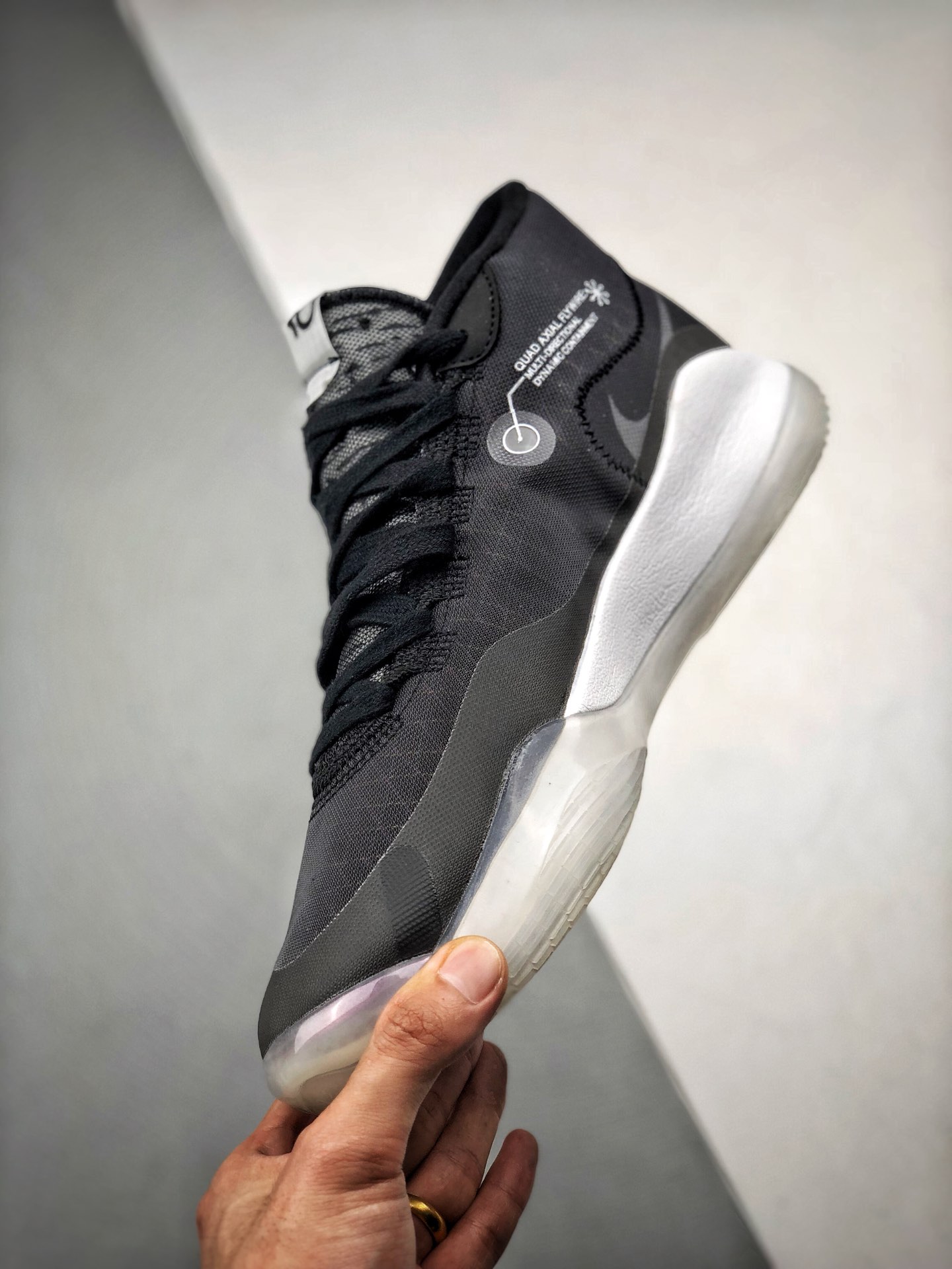 270 NIKE ZOOM KD12 EP 黑灰暗藏汹涌凯文·杜兰特总能保持镇定自若AR4230-001