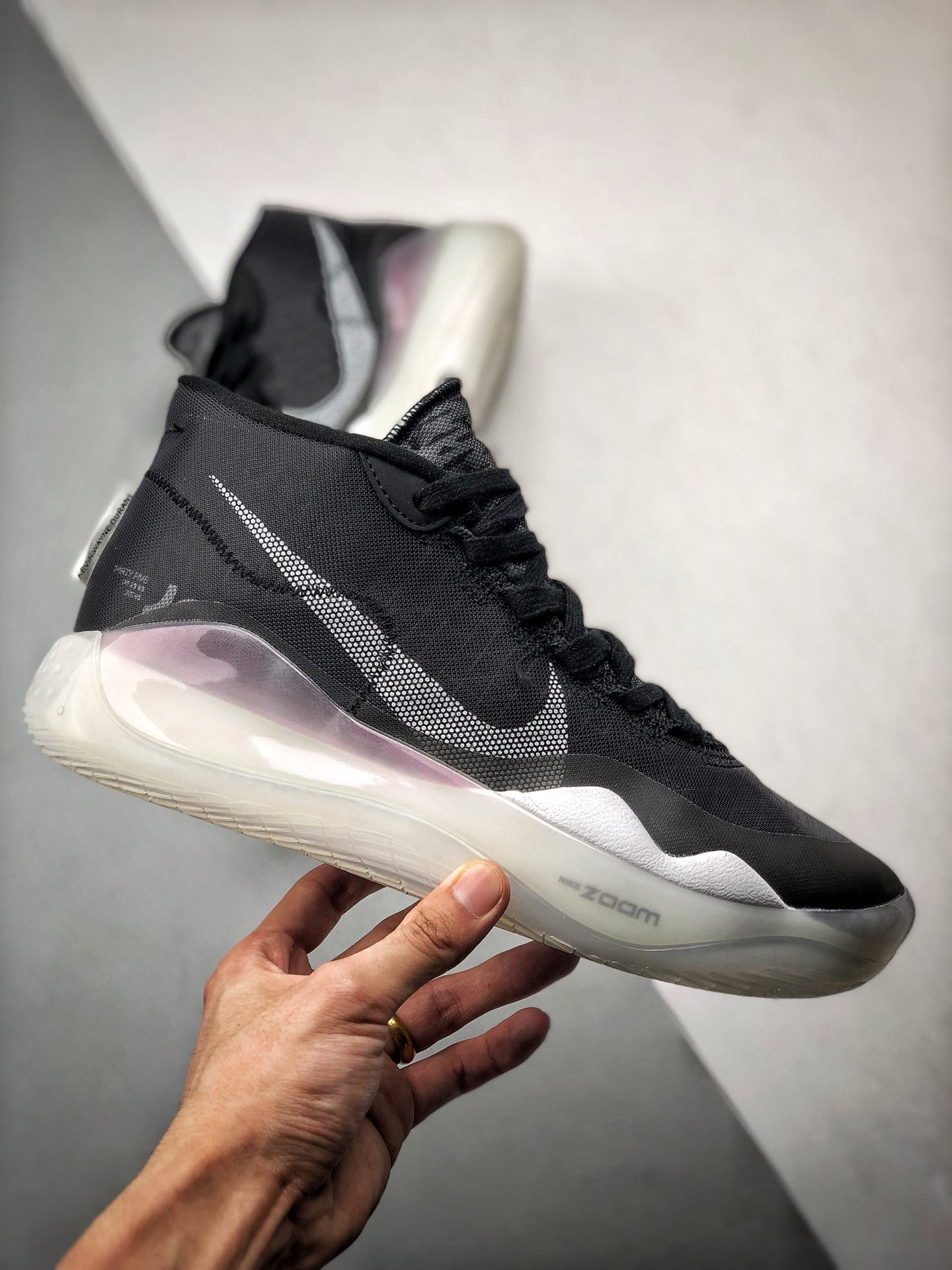 270 NIKE ZOOM KD12 EP 黑灰暗藏汹涌凯文·杜兰特总能保持镇定自若AR4230-001