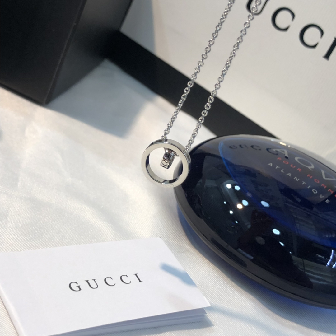 双环项链gucci 项链双g最好版本 色 色 色 女神最爱时尚简约优雅个性美丽 爱心 爱心 超火爆欲罢不能 只能说先下手先得亮瞎你的眼时尚款怎么戴怎么美整圈散发着炫目的光彩 全网爆款爆款与专柜同步送人自用各种高大上 包哥哥
