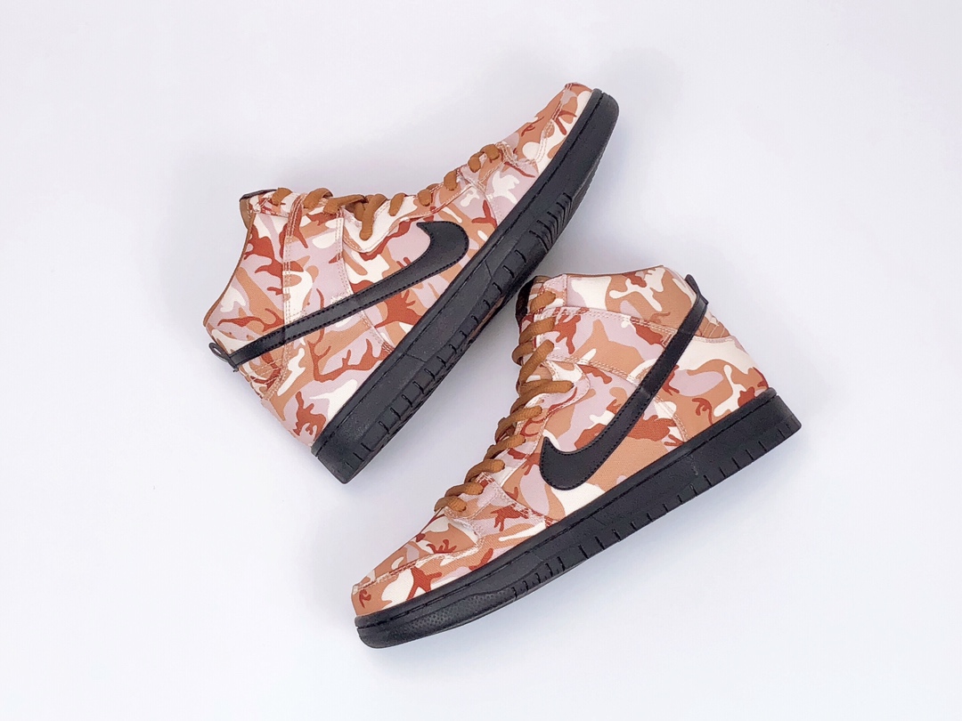 200<br />Nike SB Dunk High Pro<br />耐克 高帮滑板鞋 专柜夏季新配色<br />鞋身采用透气帆布材料！黑棕迷彩<br />货号：BQ6826-200<br />Size：36 36.5 37.5 38 38.5 39 40 40.5 41 42 42.5 43 44 45<br />代理编码：B40969320