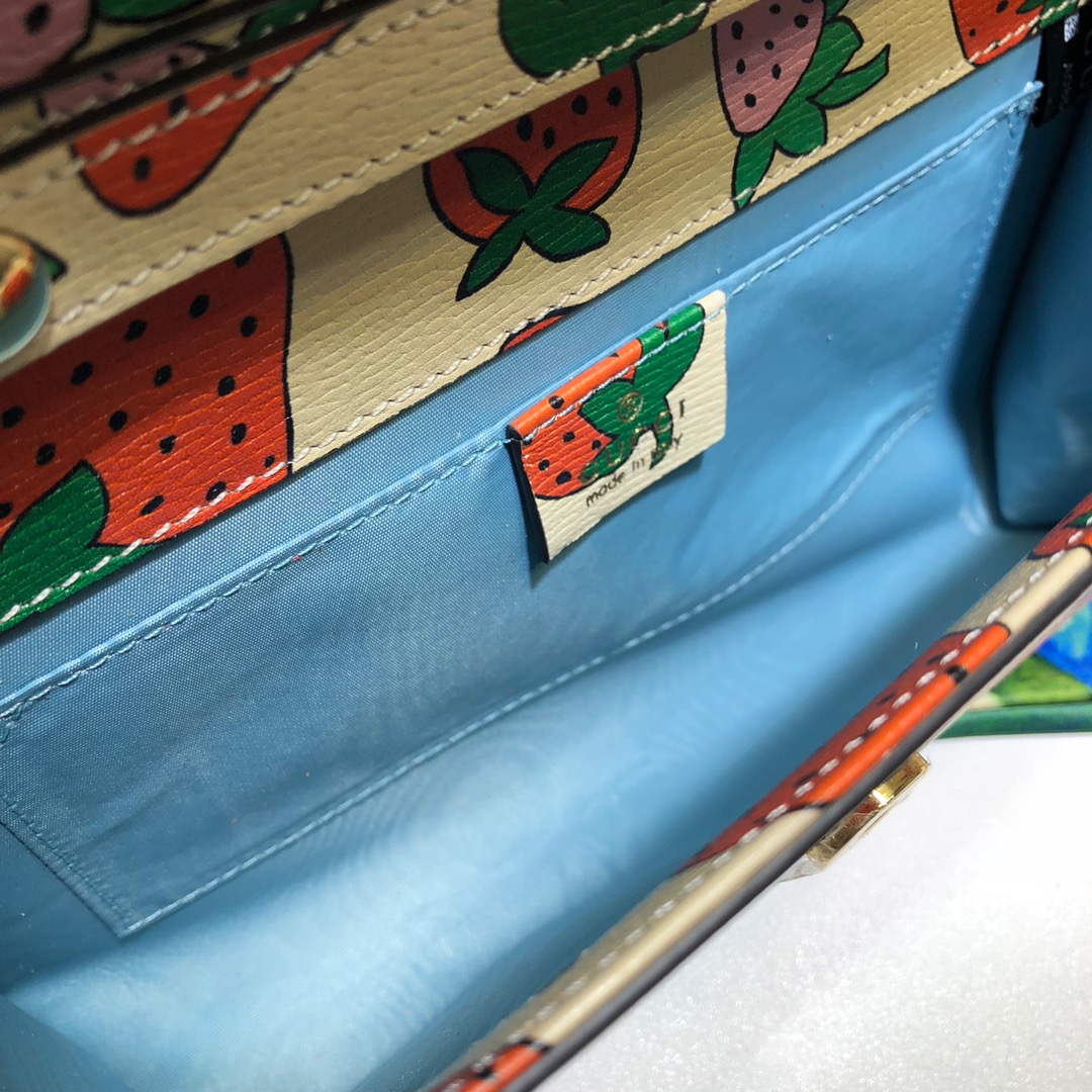 GUCCI古驰马衔扣1955系列草莓印花单肩斜挎包572375