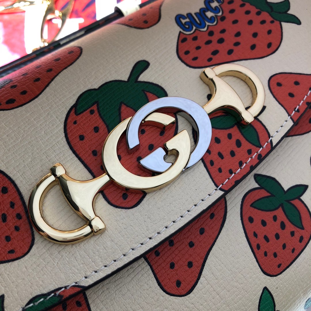 GUCCI古驰马衔扣1955系列草莓印花单肩斜挎包572375